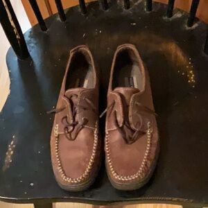 Gently used boys hush puppies leather dress shoes size 7m